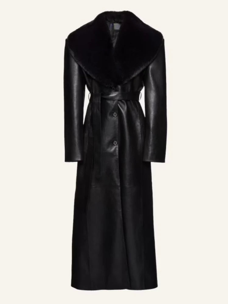 Extra-langer schwarzer Leder Trenchcoat – mit Kunstfell, Gürtel und Slim Fit